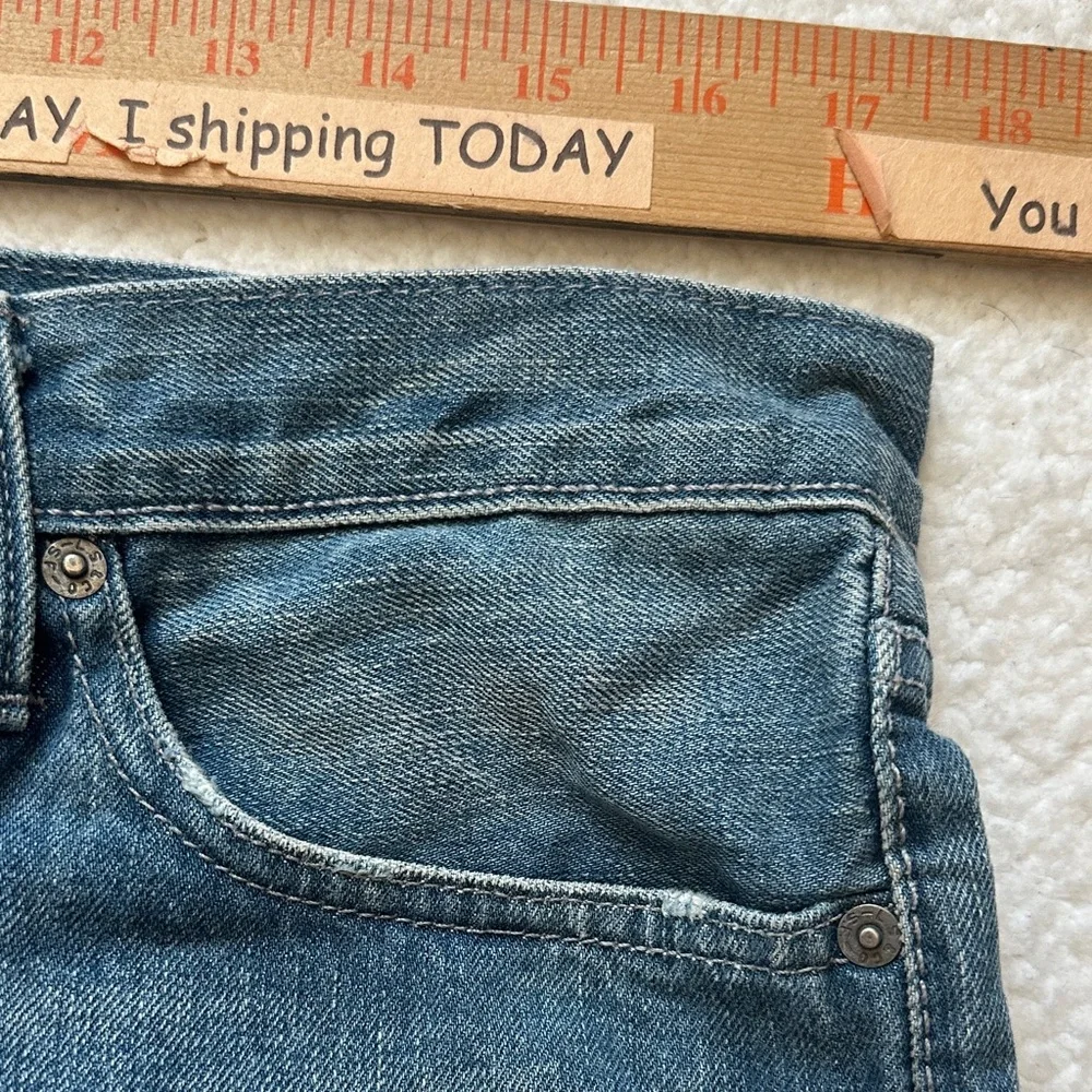 Levis relaxed fit